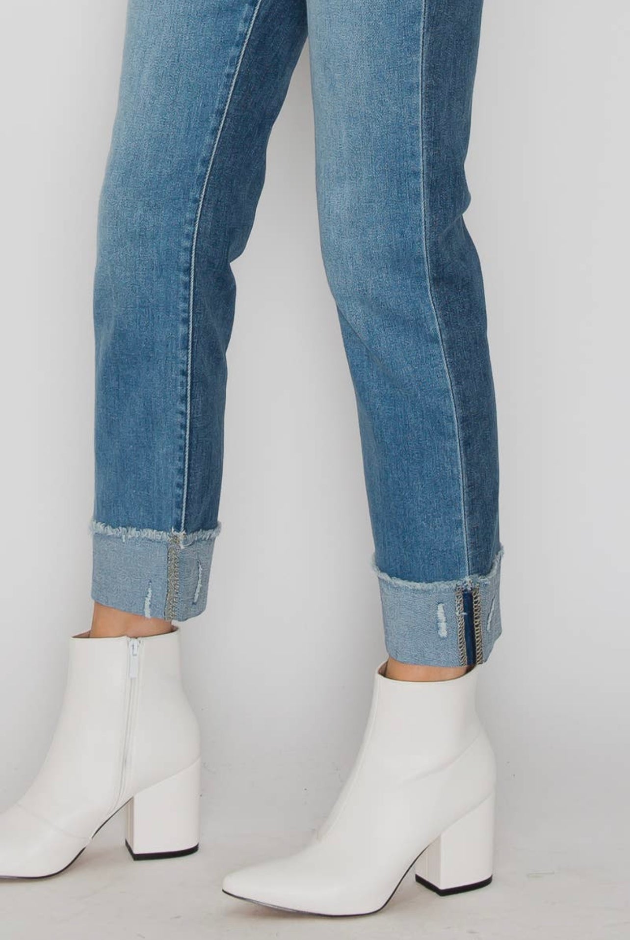 Artemis Vintage Straight Jeans (HTT)